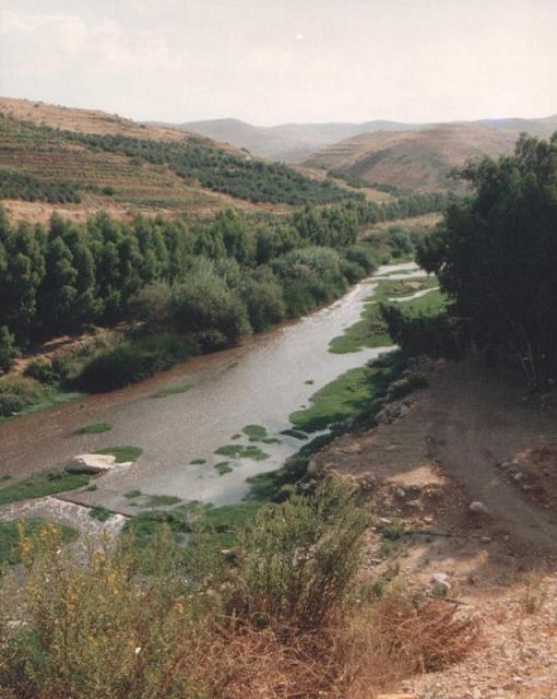 『雅博河(Jabbok)是约旦河东面的一条支流，过了这条河就是迦南地界.jpg